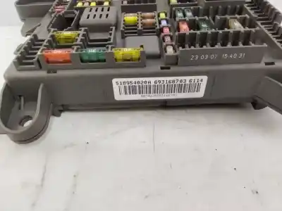 Peça sobressalente para automóvel em segunda mão Caixa De Fusíveis E Relés por BMW X5 (E70) 4.8 V8 CAT 355 CV / 261 KW Referências OEM IAM 518954020A  