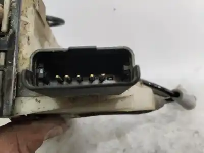 Peça sobressalente para automóvel em segunda mão fechadura da porta traseira direita por peugeot 208 access referências oem iam   