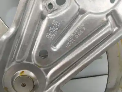 Recambio de automóvil de segunda mano de ELEVALUNAS TRASERO IZQUIERDO para RENAULT SCENIC III  referencias OEM IAM 827210006R  