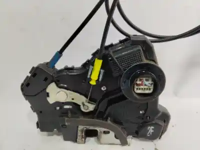 Second-hand car spare part front right door lock for toyota auris (e18) toyota auris oem iam references 6903012490