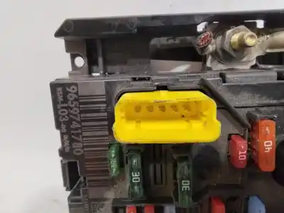 Pezzo di ricambio per auto di seconda mano SCATOLA RELÈ/FUSIBILI per CITROEN C3 1.4 HDI (68 CV)  Riferimenti OEM IAM 9659741780  