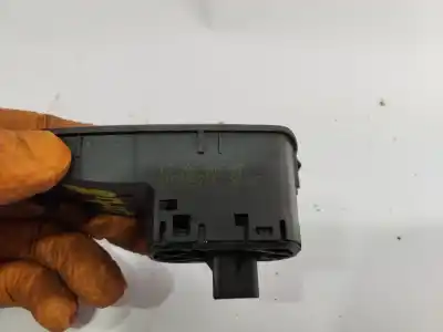 Second-hand car spare part right front power window switch for opel corsa d ´´111 years´´ oem iam references 13206806rt  