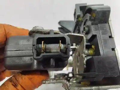 Second-hand car spare part left front door lock for dacia duster ambiance 4x2 oem iam references 805038137r  