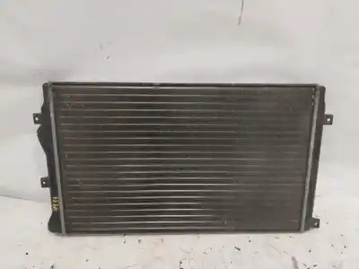 Peça sobressalente para automóvel em segunda mão Radiador De água por VOLKSWAGEN SCIROCCO (137) 1.4 TSI (90kW) Referências OEM IAM 1K0121253BB  