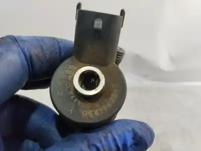 Second-hand car spare part INJECTOR for CITROEN C5 BERLINA  OEM IAM references 9641742880  