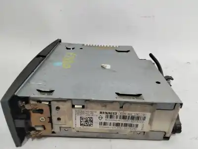 Second-hand car spare part audio system / radio cd for renault clio iii confort dynamique oem iam references 8200666146  