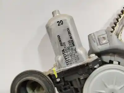 Peça sobressalente para automóvel em segunda mão elevador de vidros dianteiro direito por toyota auris active referências oem iam 973582-100