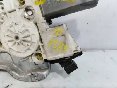 Peça sobressalente para automóvel em segunda mão elevador de vidros traseiro direito por toyota corolla (e12) 2.0 d-4d linea terra berlina referências oem iam 69830-02100