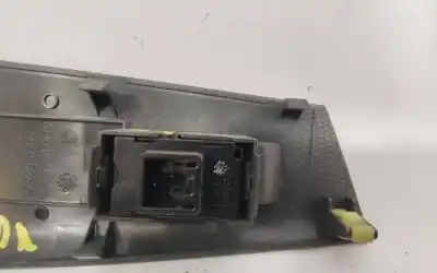 Pezzo di ricambio per auto di seconda mano interruttore alzacristalli anteriore destro per toyota corolla (e12) 1.6 16v riferimenti oem iam 7423102280