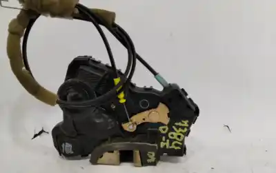 Peça sobressalente para automóvel em segunda mão fechadura da porta dianteira esquerda por toyota corolla (e12) 2.0 d-4d linea terra berlina referências oem iam 