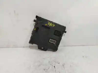 Second-hand car spare part fuse box unit for renault kangoo ii (f/kw0) expression 109 cv / 80 kw oem iam references 8200924042   Second-hand car spare part fuse box unit for renault kangoo ii (f/kw0) expression 109 cv / 80 kw oem iam references 8200924042