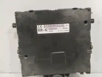 Pezzo di ricambio per auto di seconda mano SCATOLA RELÈ/FUSIBILI per RENAULT KANGOO  Riferimenti OEM IAM 8200924042  