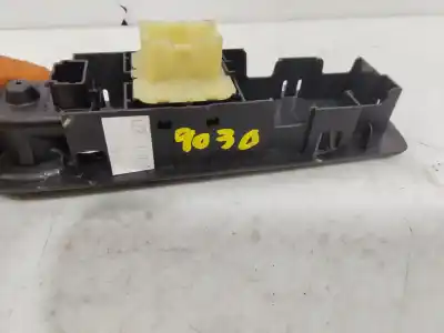 Автозапчасти б/у выключатель левого переднего окна за renault clio iv business 73 cv / 54 kw ссылки oem iam 809617511r  