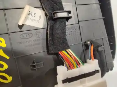 İkinci el araba yedek parçası Orta Konsol için KIA STONIC (YBCUV) Black Edition OEM IAM referansları 84635-H8000  