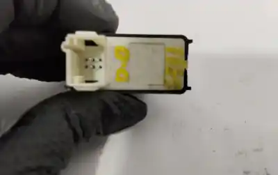Peça sobressalente para automóvel em segunda mão botão / interruptor elevador vidro dianteiro direito por peugeot 2008 (p1) (e-) active 78 cv / 57 kw referências oem iam 98044803zd
