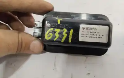 Peça sobressalente para automóvel em segunda mão luz interior por peugeot 2008 (p1) (e-) active 78 cv / 57 kw referências oem iam 9836897377