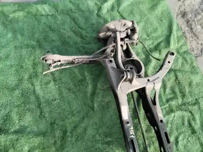 Pièce détachée automobile d'occasion essieu arrière pour hyundai i30 (pd) go références oem iam 