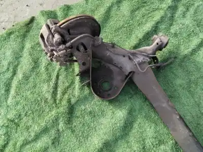 Second-hand car spare part rear axle for toyota auris (e18) active 90 cv / 66 kw oem iam references   