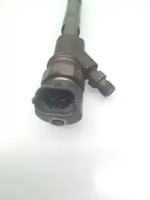 Second-hand car spare part Injector for TOYOTA COROLLA (E12) 1.4 D-4D Luna Compact OEM IAM references 2367033040  