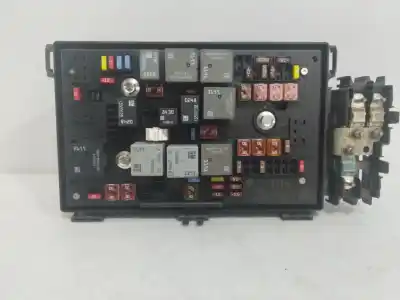 Peça sobressalente para automóvel em segunda mão caixa de fusíveis e relés por opel astra j (p10) 1.3 cdti (68) referências oem iam c11000139   Peça sobressalente para automóvel em segunda mão caixa de fusíveis e relés por opel astra j (p10) 1.3 cdti (68) referências oem iam c11000139
