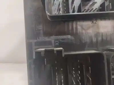 Peça sobressalente para automóvel em segunda mão caixa de fusíveis e relés por opel astra j (p10) 1.3 cdti (68) referências oem iam c11000139   Peça sobressalente para automóvel em segunda mão caixa de fusíveis e relés por opel astra j (p10) 1.3 cdti (68) referências oem iam c11000139