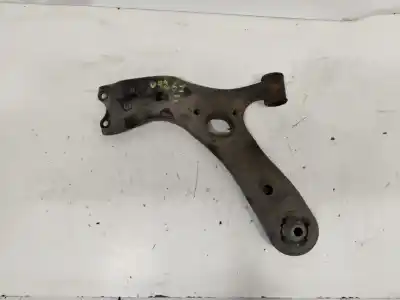 Peça sobressalente para automóvel em segunda mão braço de suspensão inferior esquerdo dianteiro por toyota auris active referências oem iam 