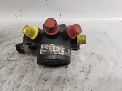 Pezzo di ricambio per auto di seconda mano rampa iniettori per renault clio ii fase ii (b/cb0) authentique riferimenti oem iam 8200057232  