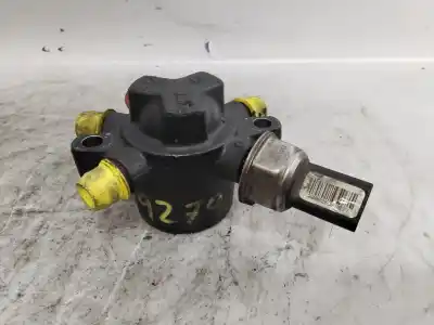 Pezzo di ricambio per auto di seconda mano rampa iniettori per renault clio ii fase ii (b/cb0) authentique riferimenti oem iam 8200057232  