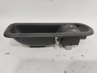 Автозапчастина б/у ПЕРЕДНІ ВІКНИЙ ВМИКАЧ для RENAULT TWINGO III  Посилання на OEM IAM 8200356513  