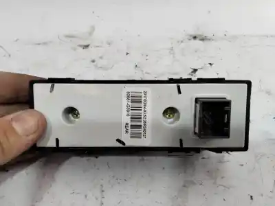 Pièce détachée automobile d'occasion commande de lève vitre arrière gauche pour hyundai i30 (pd) go références oem iam 93581g3010