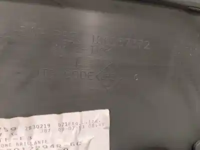 Peça sobressalente para automóvel em segunda mão forra / revestimento da porta dianteira esquerda por renault captur adventure referências oem iam 156067372  