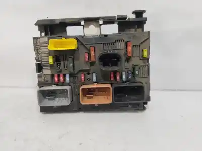 Автозапчасти б/у блок реле/предохранителей за peugeot 307 break/sw (s2) d-sign 109 cv / 80 kw ссылки oem iam 9661087080  