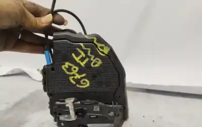 Pièce détachée automobile d'occasion serrure de porte arrière gauche pour toyota auris business références oem iam 