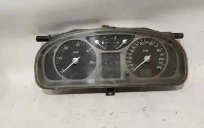 Автозапчастина б/у панель інструментів для RENAULT LAGUNA II (BG0) Authentique 120 CV / 88 KW Посилання на OEM IAM 8200399767  