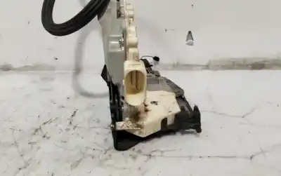 Second-hand car spare part LEFT FRONT DOOR LOCK for SEAT LEON (1P1)  OEM IAM references   