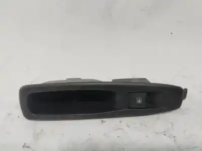 Peça sobressalente para automóvel em segunda mão botão / interruptor elevador vidro traseiro direito por renault captur adventure referências oem iam 829614619r  