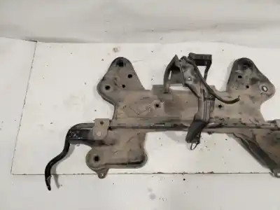 Peça sobressalente para automóvel em segunda mão charrió / suporte de eixo dianteiro por peugeot 208 access referências oem iam   