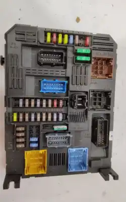 Peça sobressalente para automóvel em segunda mão caixa de fusíveis e relés por peugeot 3008 active referências oem iam 9830790580-00