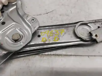 Second-hand car spare part passenger side right window regulator for toyota corolla (e12) 2.0 d-4d linea luna berlina oem iam references 69810-02130