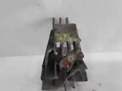 Second-hand car spare part engine support for dacia duster (hs_) 1.5 dci (hsmc) oem iam references 8200771226  