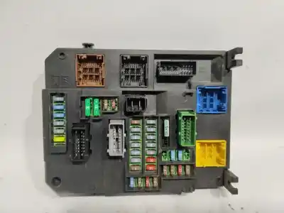 Pezzo di ricambio per auto di seconda mano scatola relè/fusibili per citroen c4 picasso ii 1.6 hdi / bluehdi 115 riferimenti oem iam 9806687980-01  