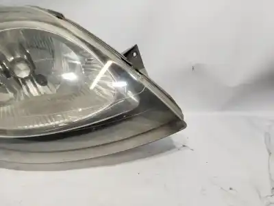 Second-hand car spare part right headlight for opel vivaro combi 2.7t corto oem iam references 7700311372  