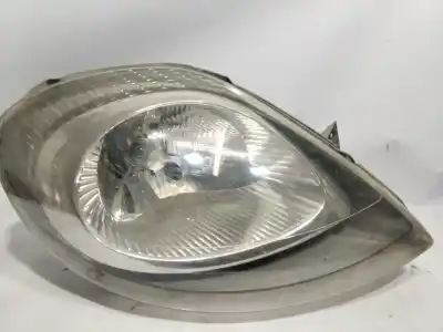 Second-hand car spare part right headlight for opel vivaro combi 2.7t corto oem iam references 7700311372  