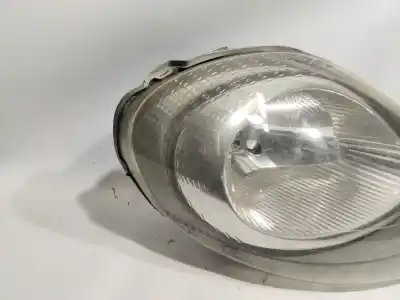 Second-hand car spare part right headlight for opel vivaro combi 2.7t corto oem iam references 7700311372  