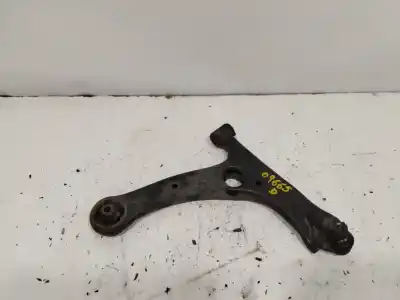 Peça sobressalente para automóvel em segunda mão braço de suspensão inferior dianteiro direito por toyota corolla (e12) 1.6 16v referências oem iam 4806802030  