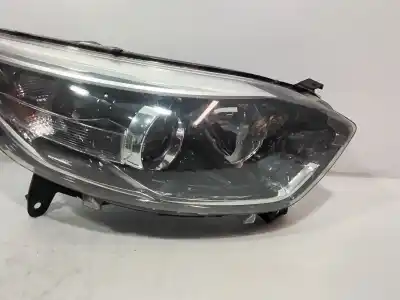 Second-hand car spare part right headlight for renault captur zen oem iam references 260100947r  