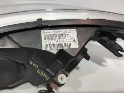 Second-hand car spare part right headlight for renault captur zen oem iam references 260100947r  