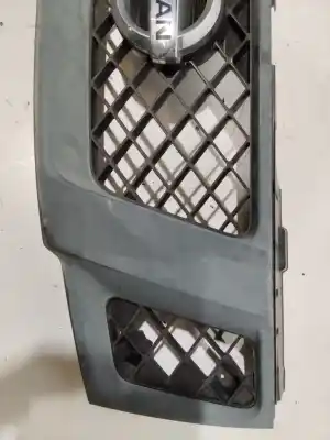 Peça sobressalente para automóvel em segunda mão grelha frontal por nissan navara pick-up (d40m) doble cab fe 4x4 referências oem iam 623105x00  