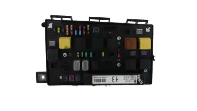 Peça sobressalente para automóvel em segunda mão Caixa De Fusíveis E Relés por OPEL ZAFIRA B Enjoy Referências OEM IAM 13206754  