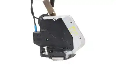 Автозапчастина б/у замок дверей заднього лівого для lexus is200 (ds2/is2) 220d посилання на oem iam u46g2103  